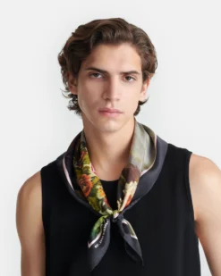 Nanushka Shoul - Printed Silk Scarf - Books -Nanushka Sale Store NU25SSSC07505SHOUL BOOKS SILK 71c278ea ac12 4bcc 8758 4f56b5054b1f