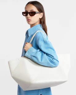 Nanushka Origami Tote Large - Alt-Nappa Tote - Off White 15 Nanushka Origami Tote Large - Alt-Nappa Tote - Off White -Nanushka Sale Store NW22PFBG05771 THE ORIGAMI TOTE LARGE OFF WHITE ALT NAPPA 02