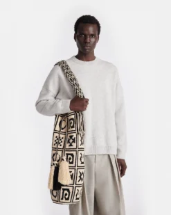 Nanushka Wayuu Symbol Maxi - Crocheted Bucket Bag - Kopjafa Black/Creme -Nanushka Sale Store NW24FWBG17699 BUCKET BAG ELONGATED KOPJAFA BLACK CREME CROCHET 01