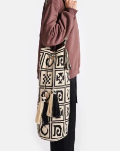 Nanushka Wayuu Symbol Maxi - Crocheted Bucket Bag - Kopjafa Black/Creme -Nanushka Sale Store NW24FWBG17699 BUCKET BAG ELONGATED KOPJAFA BLACK CREME CROCHET 01 2