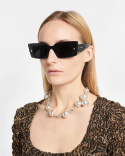 Nanushka Carmel - Bio-Plastic Rectangle-Frame Sunglasses - Black 12 Nanushka Carmel - Bio-Plastic Rectangle-Frame Sunglasses - Black -Nanushka Sale Store NW24RSSG00299 CARMEL BLACK BIOPLASTIC B